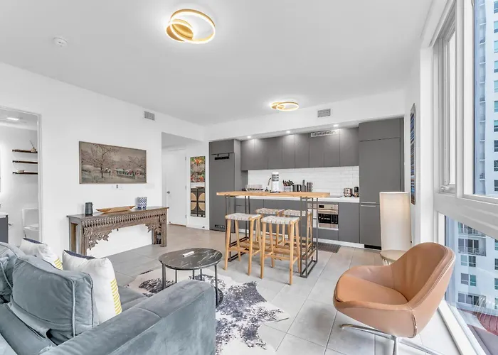 Stylish Tropical Chic 2-Bedroom In Downtown Miami