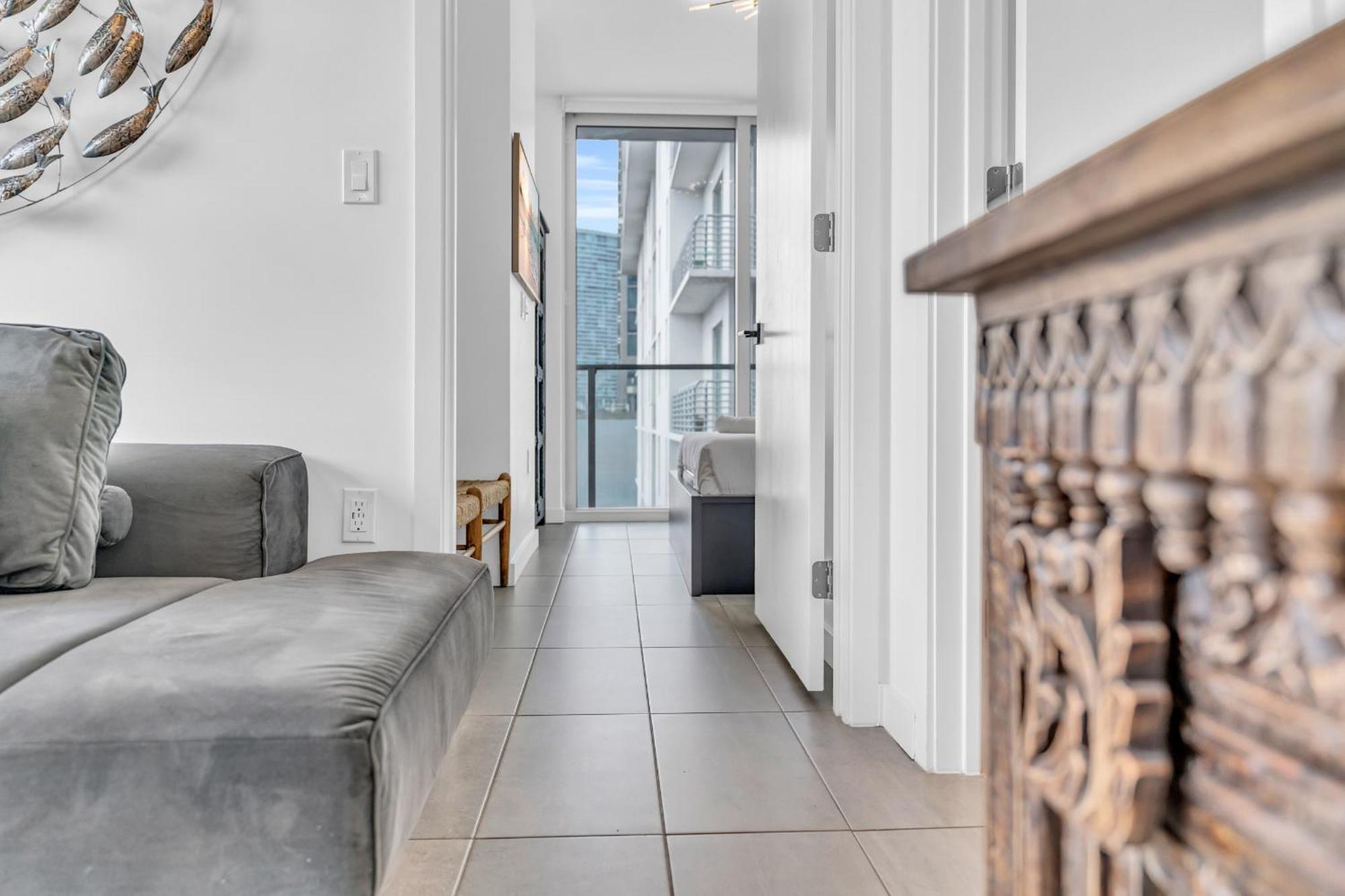 Stylish Tropical Chic 2-bedroom In Downtown Miami