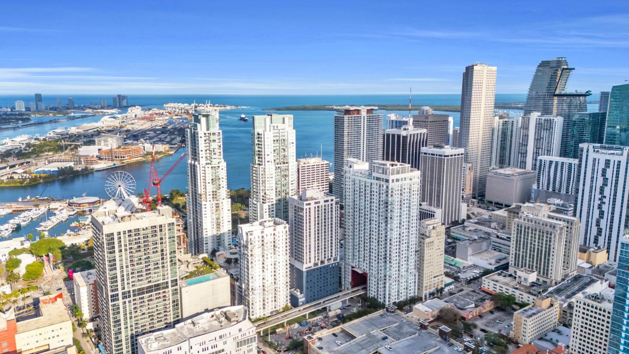 Stylish Tropical Chic 2-bedroom In Downtown * Miami